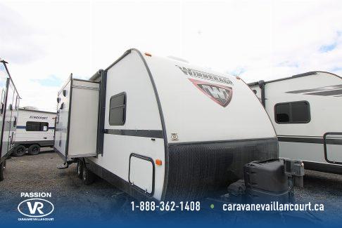 Winnebago Minnie 2351DKS